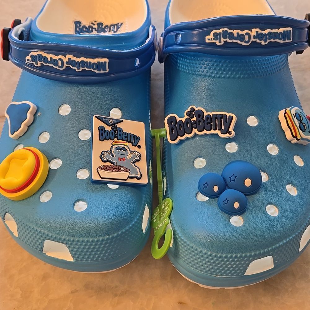 CROCS BOO BERRY CLASSIC CLOG, MEN'S 10, WOMEN'S 12 - Picture 4 of 9